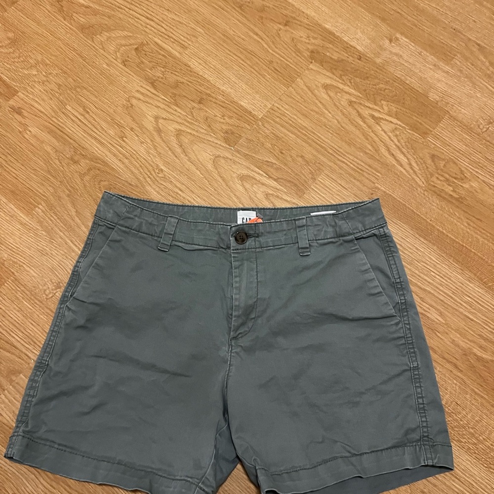 GAP Women's Gray Cargo Shorts